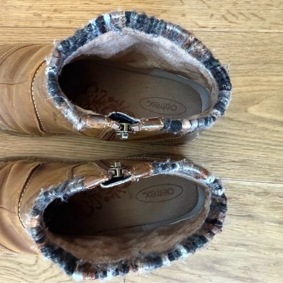 Aetrex Wedge Booties size 9-9.5 - Picture 6 of 7